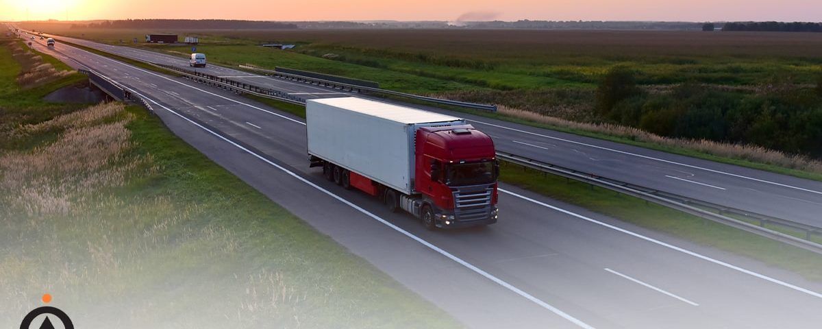 Truck_driving_on_highway